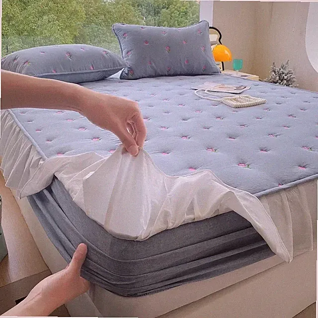 1PC Embroidery Floral Mattress Cover Thicken Quilted Bed Cover with Elastic Band
