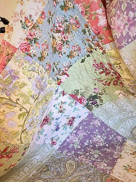 BEAUTIFUL COZY COUNTRY XXL BEDSPREAD : PATCHWORK PINK ROSE BLUE SHABBY FLORAL