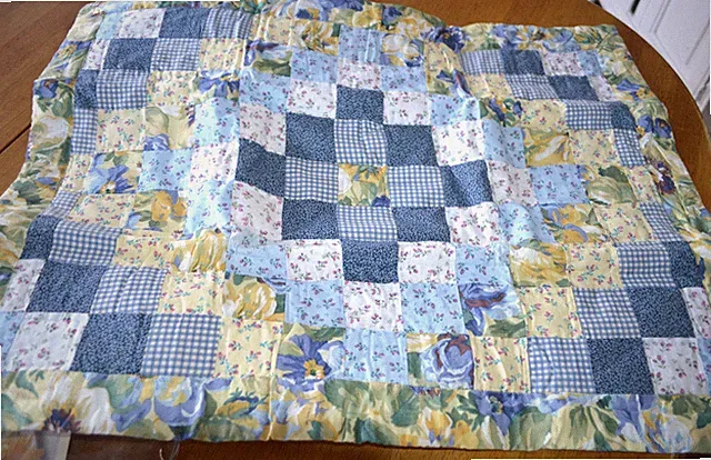 COMMON THREADS QUILTED PATCHWORK PILLOW SHAMS STANDARD 2 BLUE WHITE YELLOW PINK