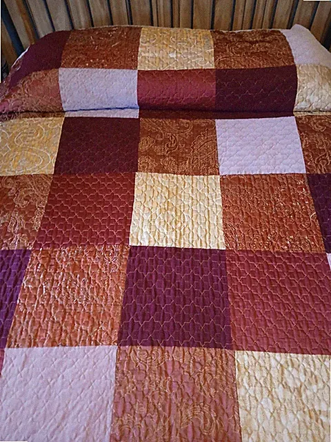 Multi-Color Patchwork Pattern Bedspread Comforter - 90 x 100