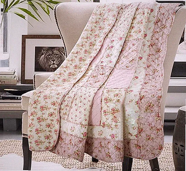 Original 100% cotton patchwork quilt, Twin (59"x79"), pink floral bedspread