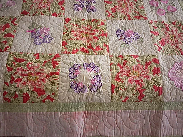 Throw Quilt Embroidered Flowers Cottage Pink Long Arm quilted Excellent NOS